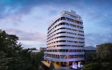 Фотографии Отель DoubleTree by Hilton Almaty г. Алматы (Казахстан) №1 Фото Отель DoubleTree by Hilton Almaty г. Алматы 1