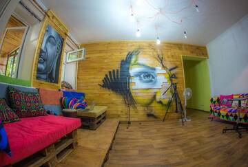 Фото номера Двухместный номер эконом-класса с 1 кроватью Хостелы Hostel Loco г. Алматы 22