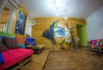 Фото номера Двухместный номер эконом-класса с 1 кроватью Хостелы Hostel Loco г. Алматы 6