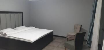 Фото номера Стандартный двухместный номер с 1 кроватью Отель Hotel Monroe г. Алматы 5