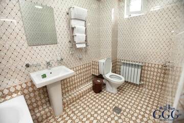 Фото номера Улучшенный двухместный номер с 1 кроватью Отель GG Group Hotel г. Алматы 8