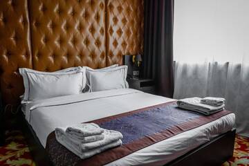 Фото номера Стандартный номер с кроватью размера &quot;king-size&quot; Отель Grand Opera Hotel г. Алматы 10