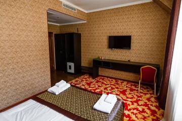 Фото номера Стандартный номер с кроватью размера &quot;king-size&quot; Отель Grand Opera Hotel г. Алматы 22