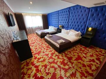 Фото номера Cемейный номер с собственной ванной комнатой Отель Grand Opera Hotel г. Алматы 8