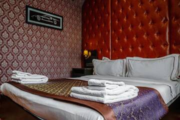 Фото номера Стандартный номер с кроватью размера &quot;king-size&quot; Отель Grand Opera Hotel г. Алматы 4