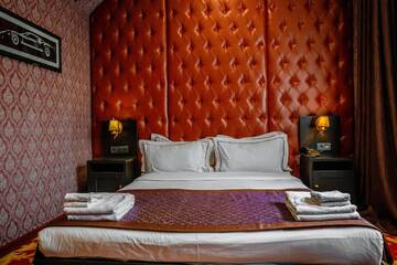 Фото номера Стандартный номер с кроватью размера &quot;king-size&quot; Отель Grand Opera Hotel г. Алматы 7