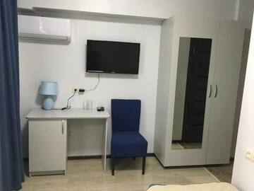 Фото номера Двухместный номер с 2 отдельными кроватями и ванной комнатой Мини-отель R.street hotel г. Алматы 5