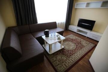Фото номера Люкс с 1 спальней Отель Altai Business Hotel г. Алматы 3