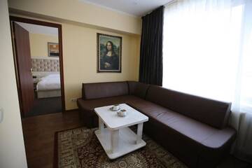 Фото номера Люкс с 1 спальней Отель Altai Business Hotel г. Алматы 6
