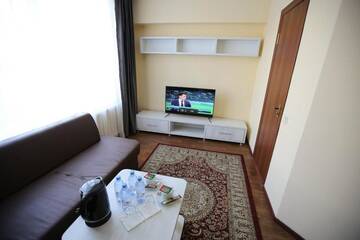 Фото номера Люкс с 1 спальней Отель Altai Business Hotel г. Алматы 7