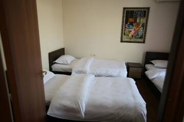 Фото номера Роскошный четырехместный номер Отель Altai Business Hotel г. Алматы 2