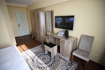 Фото номера Стандартный номер с кроватью размера &quot;king-size&quot; Отель Altai Business Hotel г. Алматы 6