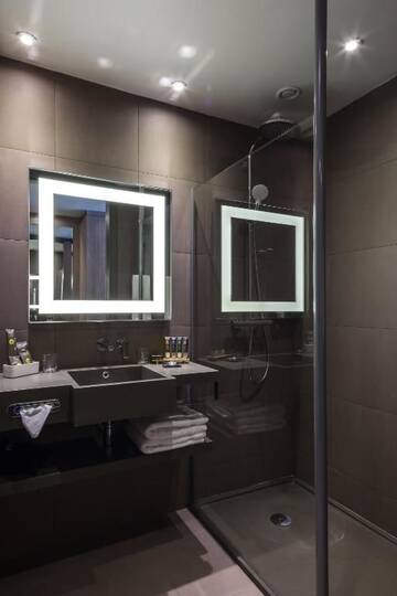 Фото номера Стандартный двухместный номер с 1 кроватью Отель Novotel Almaty City Center г. Алматы 9