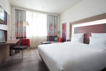 Фото номера Стандартный двухместный номер с 1 кроватью Отель Novotel Almaty City Center г. Алматы 3