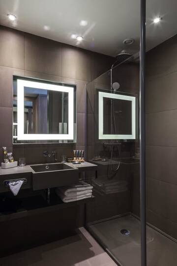 Фото номера Стандартный двухместный номер с 1 кроватью Отель Novotel Almaty City Center г. Алматы 6