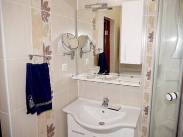 Фото номера Апартаменты с 1 спальней Апартаменты Apartment on Rodostovza г. Алматы 37