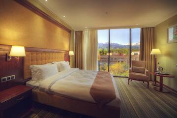 Фото номера Стандартный номер с кроватью размера &quot;king-size&quot; Отель Shera Inn Hotel г. Алматы 3
