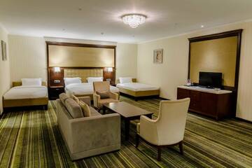 Фото номера Двухместный номер Делюкс с 2 отдельными кроватями Отель Shera Inn Hotel г. Алматы 2