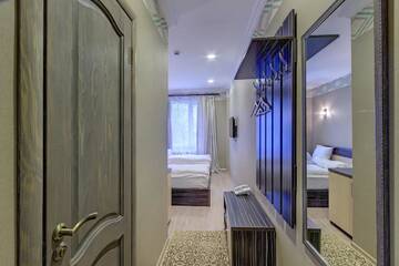 Фото номера Двухместный номер с 2 отдельными кроватями Отель Resident Hotel Almaty г. Алматы 4