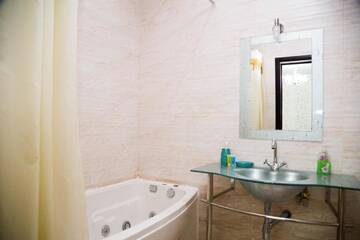 Фото номера Люкс с 1 спальней Мини-отель Academic Apartments г. Алматы 7