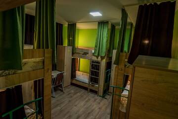 Фото номера Кровать в общем 6-местном номере для мужчин Хостелы DA Hostel Almaty г. Алматы 2