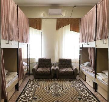 Фото номера Кровать в общем 8-местном номере для мужчин и женщин Хостелы iHostel Almaty г. Алматы 2
