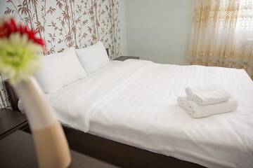 Фото Апартаменты AHome 12 on Balzak street г. Алматы 1