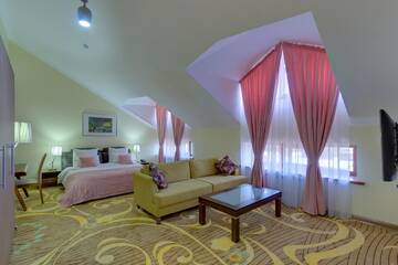 Фото номера Двухместный номер Делюкс с 1 кроватью Отель Beis Spa Hotel Resort г. Алматы 5