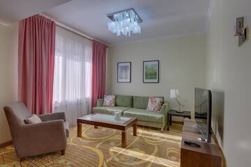 Фото номера Двухместный номер Делюкс с 1 кроватью Отель Beis Spa Hotel Resort г. Алматы 10