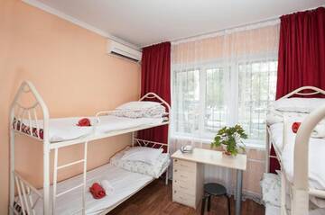 Фото номера Кровать в общем номере для мужчин Хостелы FM Hostel Almaty г. Алматы 7
