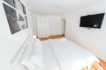 Фото номера Апартаменты с 1 спальней Апартаменты QonaQ Apartments 43 г. Алматы 43