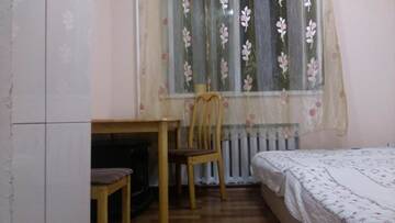 Фото номера Трехместный номер эконом-класса Хостелы Old Square Hostel г. Алматы 7