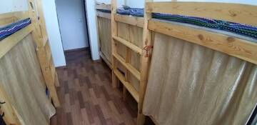 Фото номера Общий номер для мужчин с 6 кроватями Хостелы Old Square Hostel г. Алматы 3