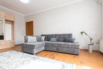 Фото номера Апартаменты с 1 спальней Апартаменты Comfortable apartment in the golden square. г. Алматы 42