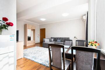 Фото Апартаменты Comfortable apartment in the golden square. г. Алматы 3