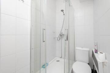 Фото номера Апартаменты с 1 спальней Апартаменты Comfortable apartment in the golden square. г. Алматы 32