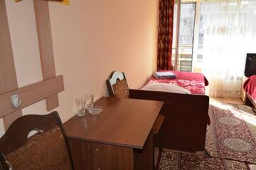 Фото номера Классический трехместный номер Отель Hotel Kezdesu г. Алматы 3