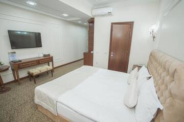 Фото номера Стандартный двухместный номер с 1 кроватью Отель Plaza Hotel Almaty г. Алматы 7
