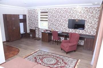 Фото номера Люкс с балконом Отель Rabat Hotel г. Алматы 5