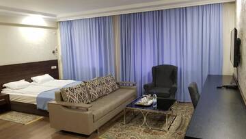 Фото номера Люкс с балконом Отель Rabat Hotel г. Алматы 10