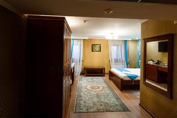 Фото номера Полулюкс Отель Salut Hotel Almaty г. Алматы 2