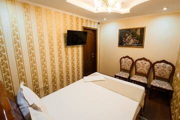 Фото номера Люкс с 2 спальнями Отель Salut Hotel Almaty г. Алматы 6