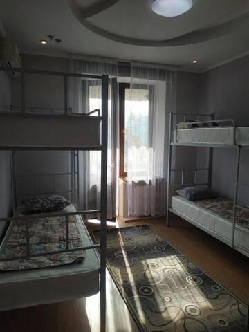 Фото номера Кровать в общем 4-местном номере для мужчин и женщин Хостелы Hostel64 г. Алматы 2
