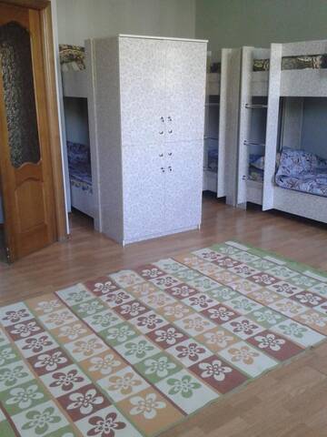 Фото номера Спальное место на двухъярусной кровати в общем номере для мужчин Хостелы Hostel64 г. Алматы 6