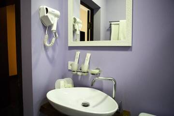 Фото номера Стандартный двухместный номер с 2 отдельными кроватями Отель Keremet Hotel г. Алматы 37