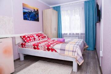 Фото номера Двухместный номер с 1 кроватью Апарт-отели YourHouse микрорайон 1, дом 5 - экономичнее квартиры, уютнее гостиницы г. Алматы 4