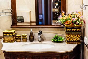 Фото Апартаменты Royal Apartments г. Алматы 4