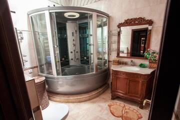 Фото номера Апартаменты с 2 спальнями Апартаменты Royal Apartments г. Алматы 54