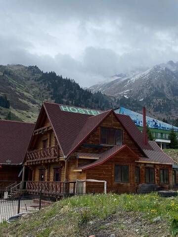 Фото номера Двухместный номер Делюкс с 1 кроватью Хостелы Hostel SHYMBULAK г. Алматы 2