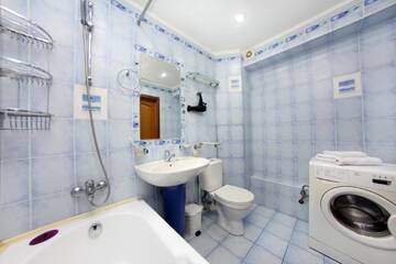 Фото номера Апартаменты с 1 спальней Апартаменты Курмангазы, 144 (Ауэзова) г. Алматы 29